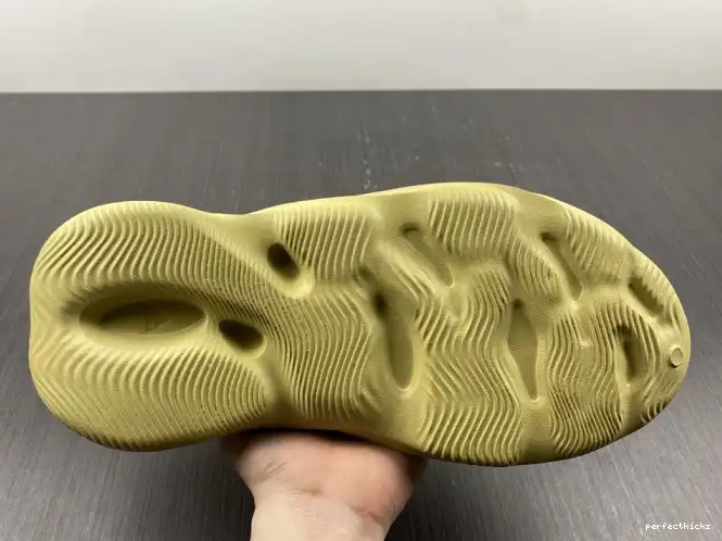 RNNR Adidas Sulfur Yeezy GV6775 Foam 0501
